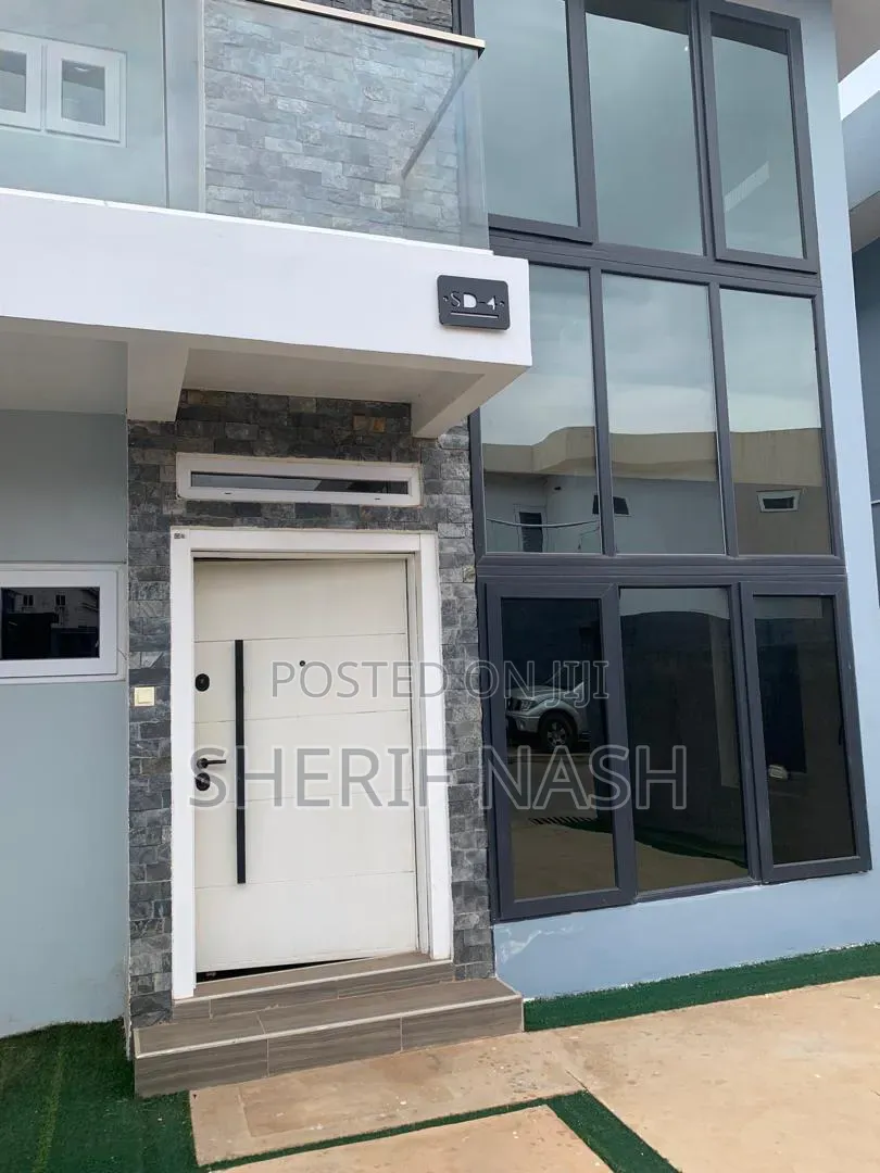 4bdrm Townhouse / Terrace in Oyarifa, Accra Metropolitan for rent