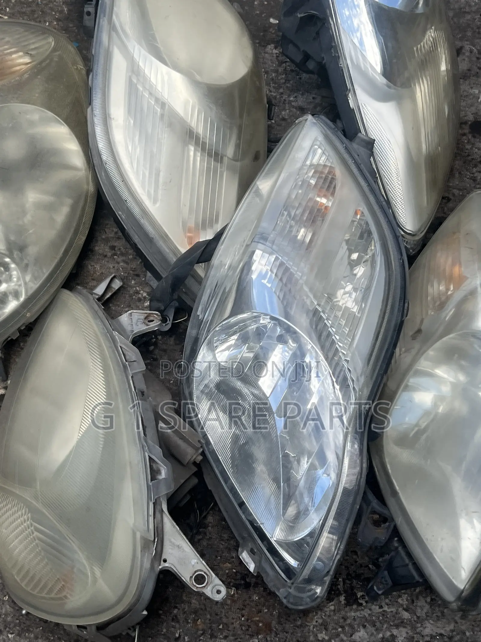 Toyota Vitz /Yaris Front Headlights Pair