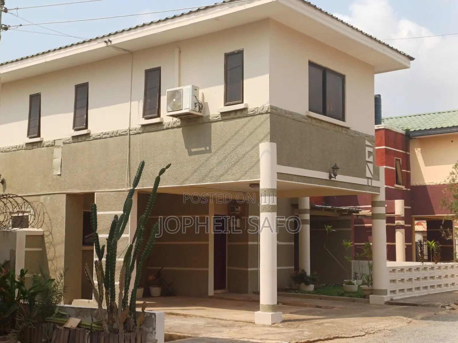 Furnished 3bdrm Townhouse / Terrace in Hfc, Baatsona Total for rent