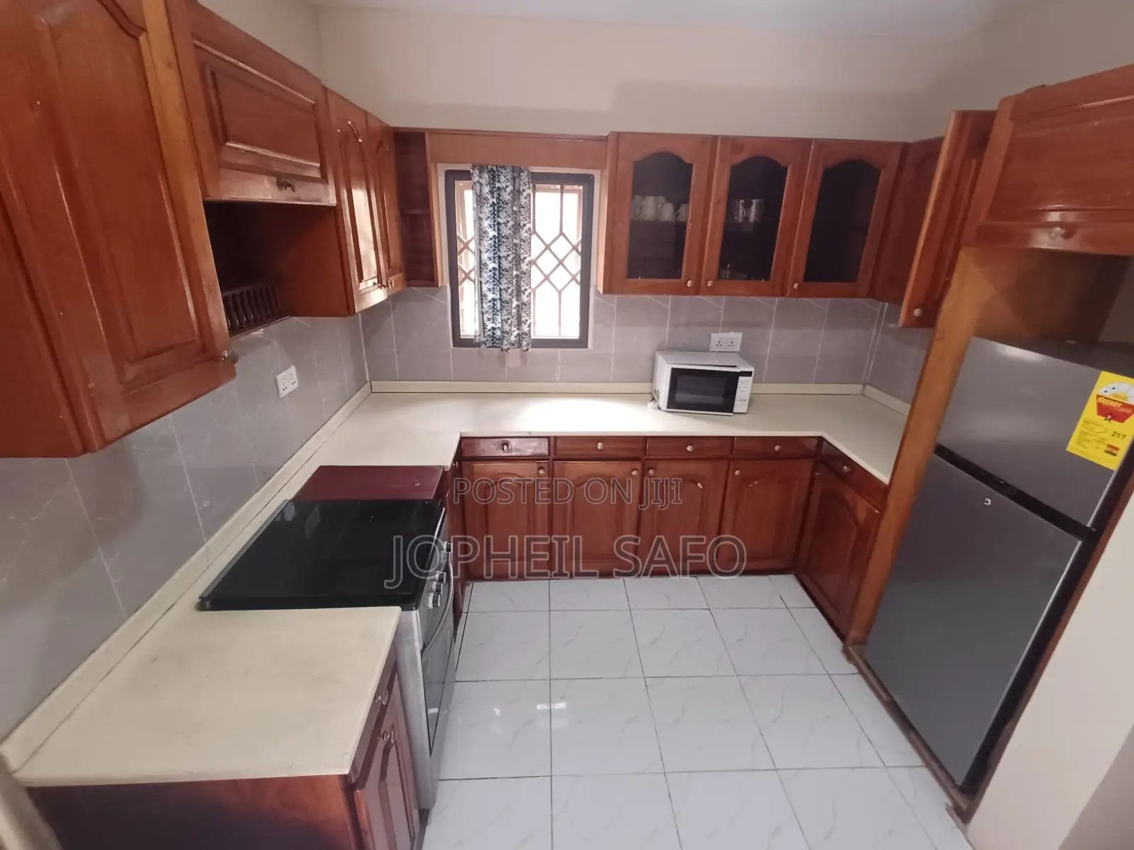 Furnished 3bdrm Townhouse / Terrace in Hfc, Baatsona Total for rent
