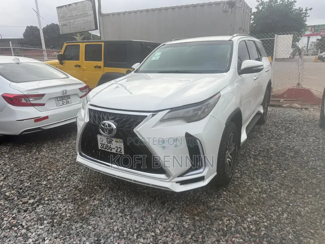 Toyota Fortuner 2.7 AWD 2018 White