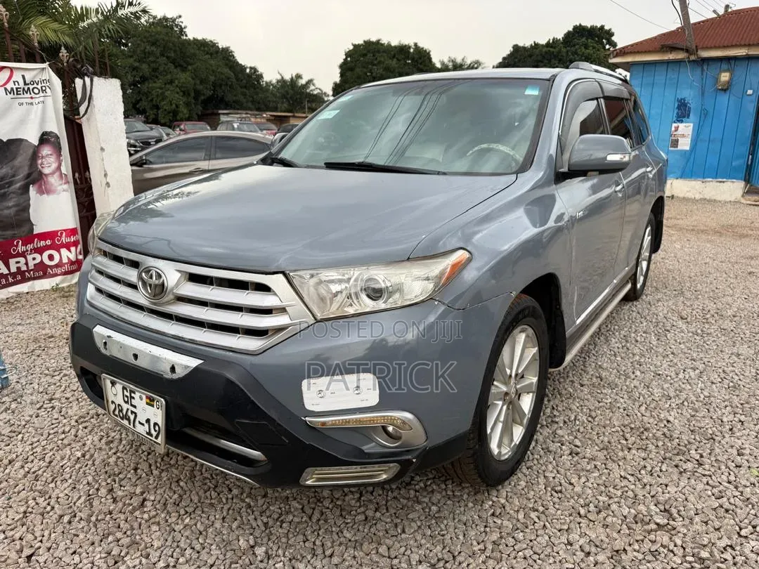 Toyota Highlander SE 2012 Gray
