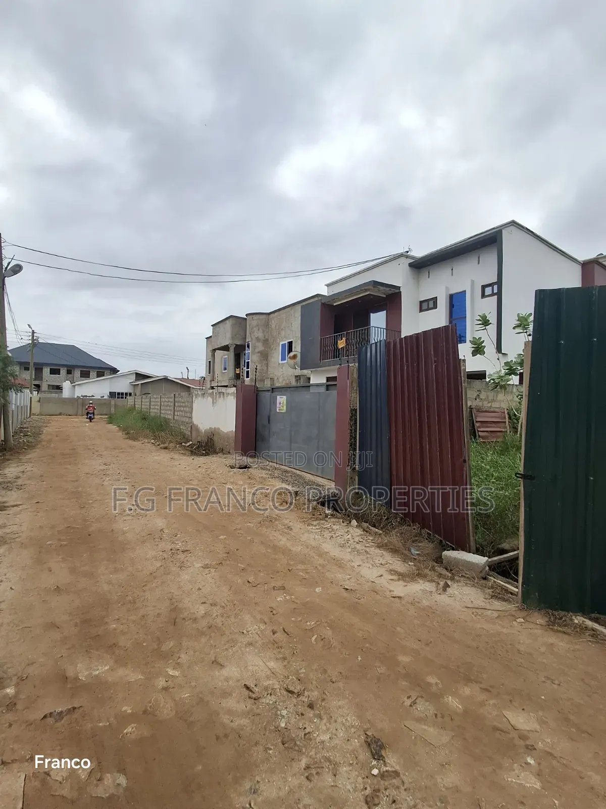 6bdrm House in Kg Franco Properties, Baatsona Total for sale