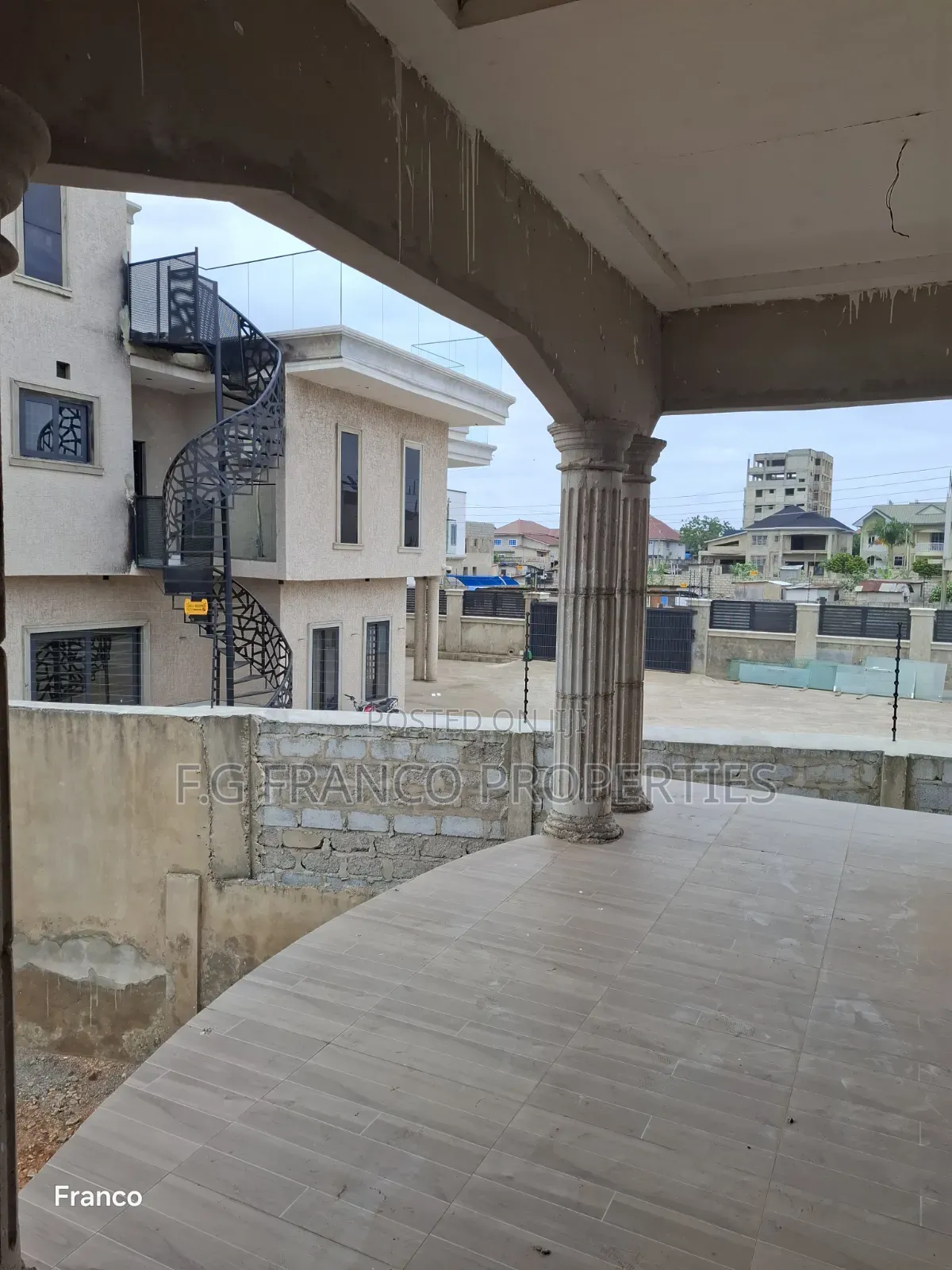 6bdrm House in Kg Franco Properties, Baatsona Total for sale