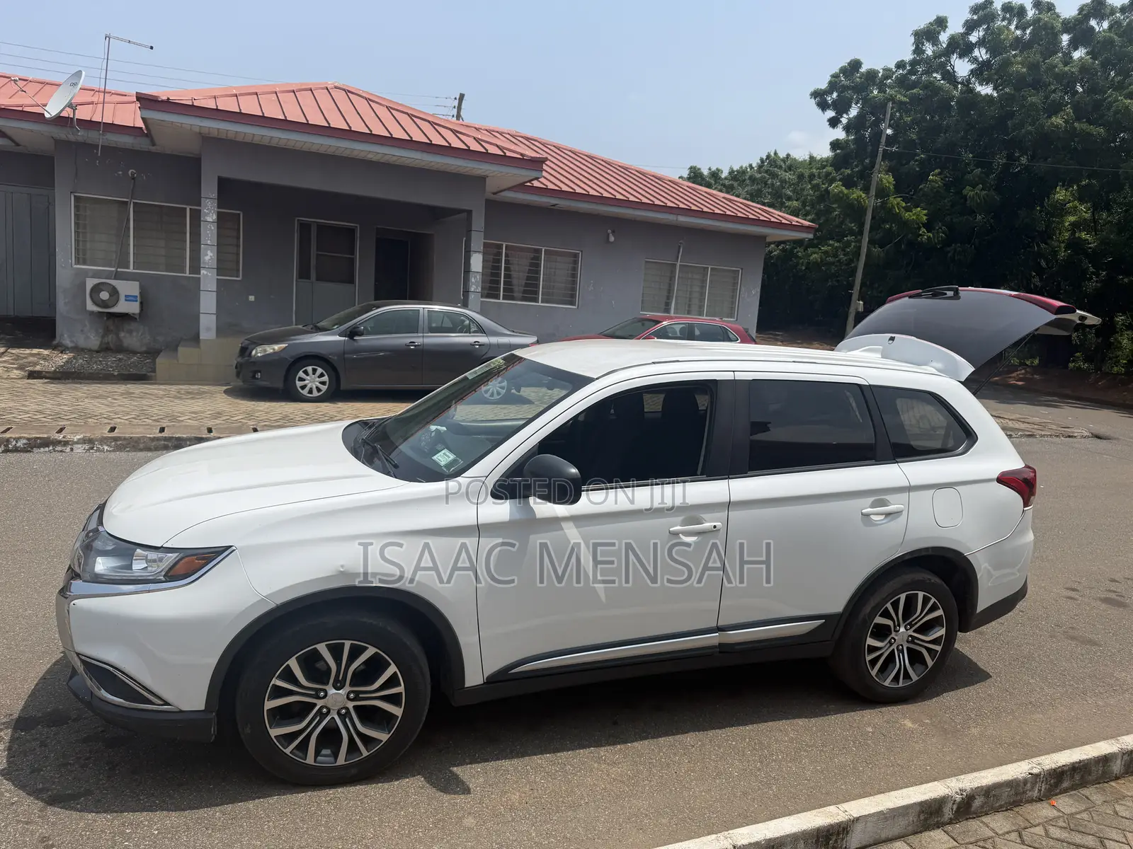 Mitsubishi Outlander 2017 White
