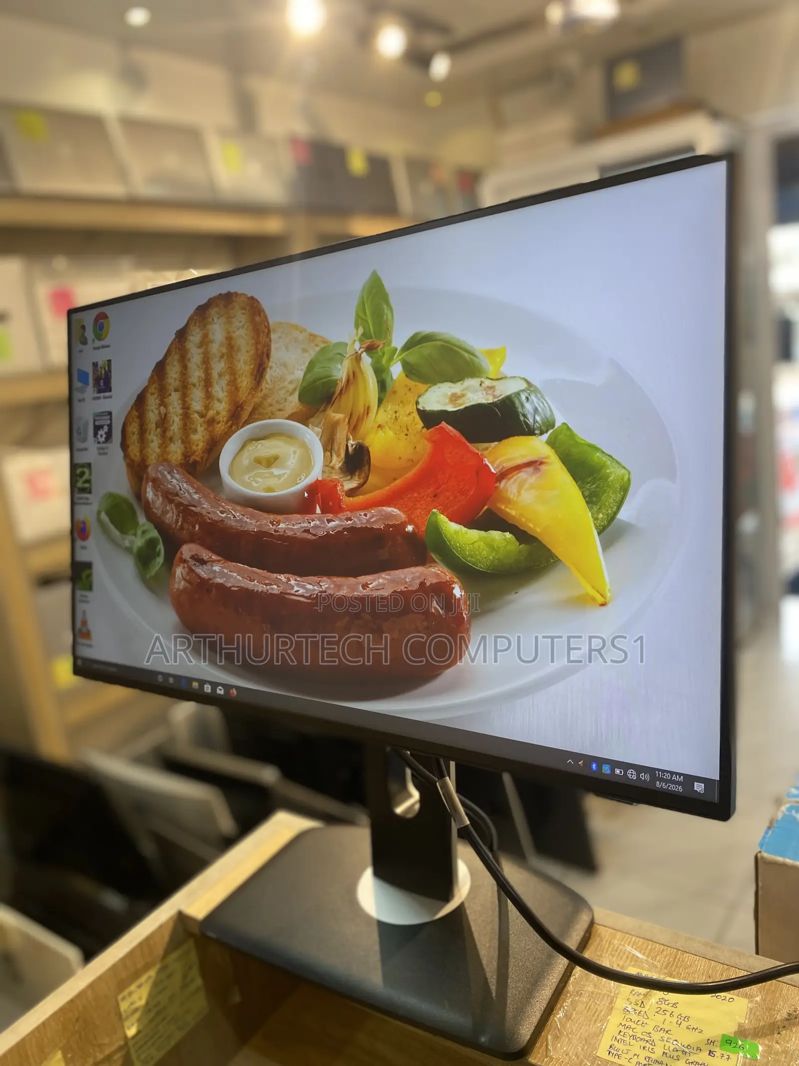 Dell Edgeless Ultrasharp Monitor FULL HD