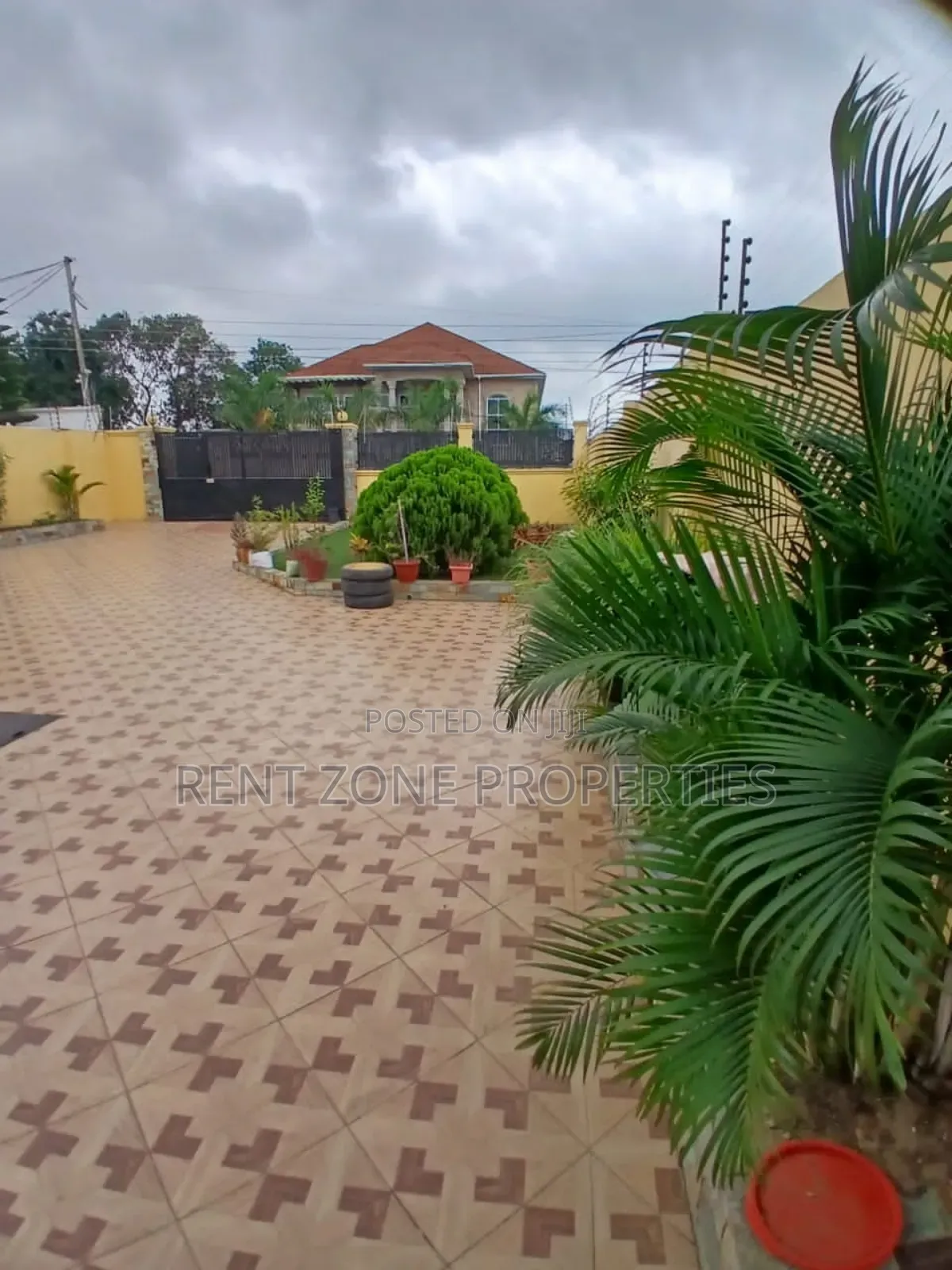 4bdrm House in Pokuase for rent