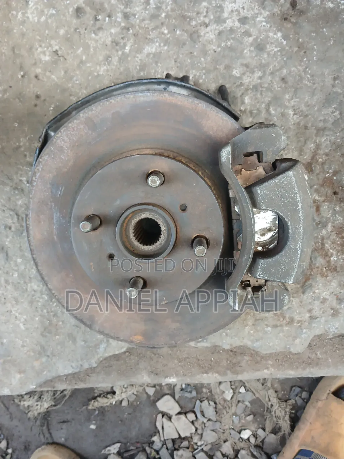 Toyota Yaris/Vitz Front Hub