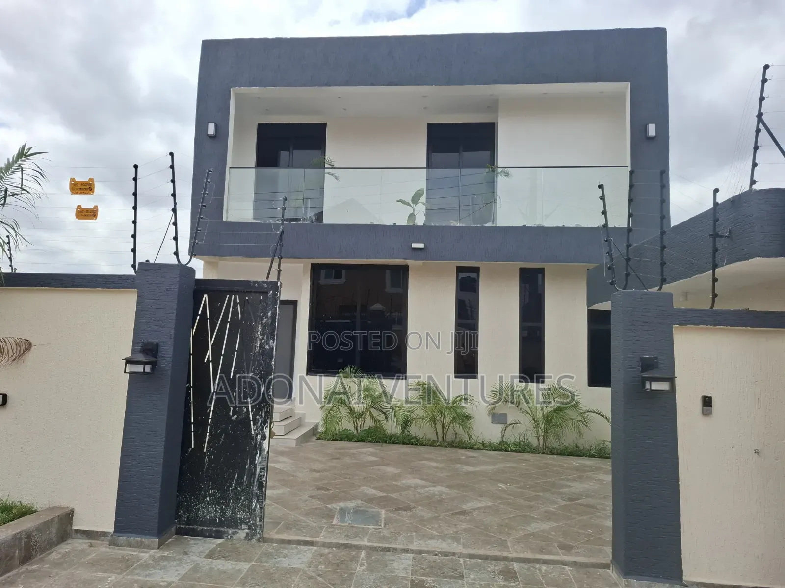 4bdrm House in Atasomanso, Kumasi Metropolitan for sale