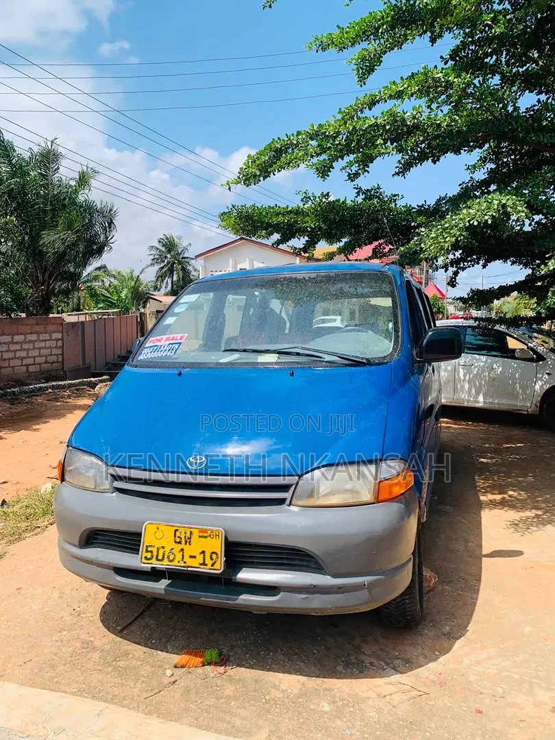 Toyota HiAce 2006 Blue