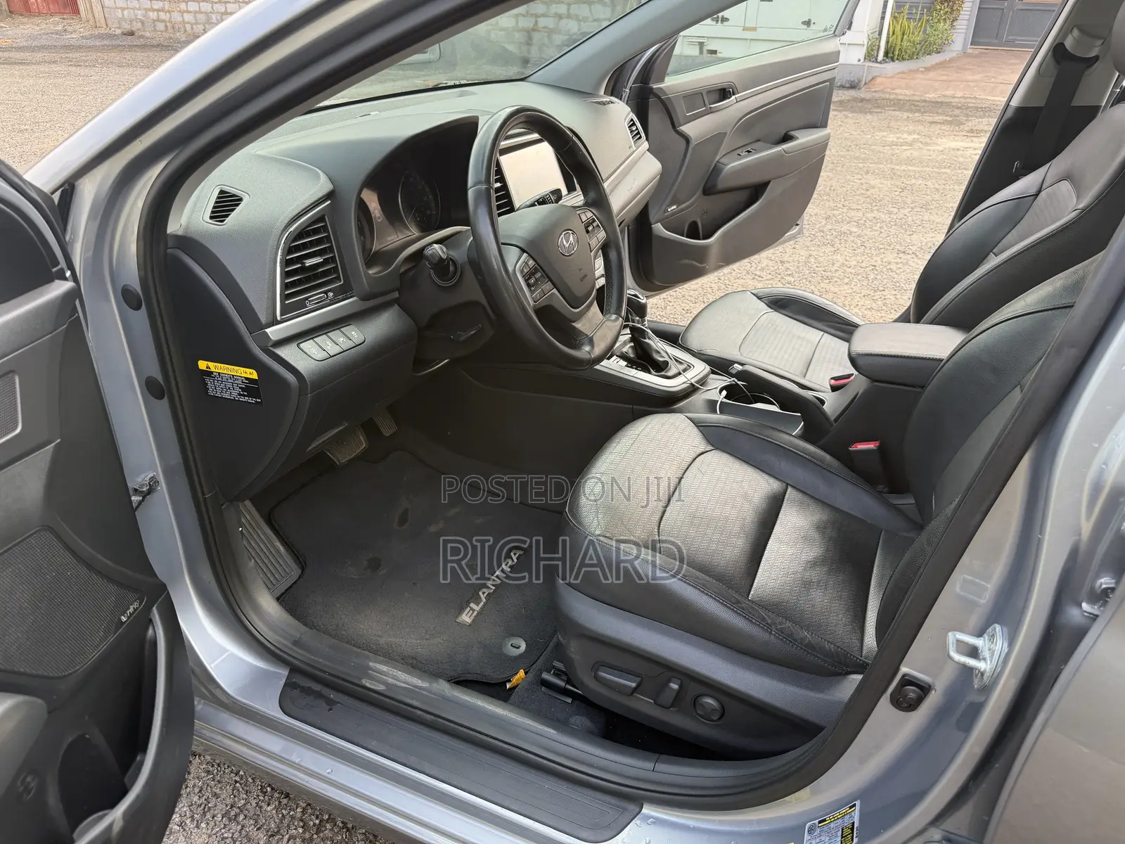 Hyundai Elantra Limited Sedan FWD (2.0L 4cyl 6A) 2017 Gray