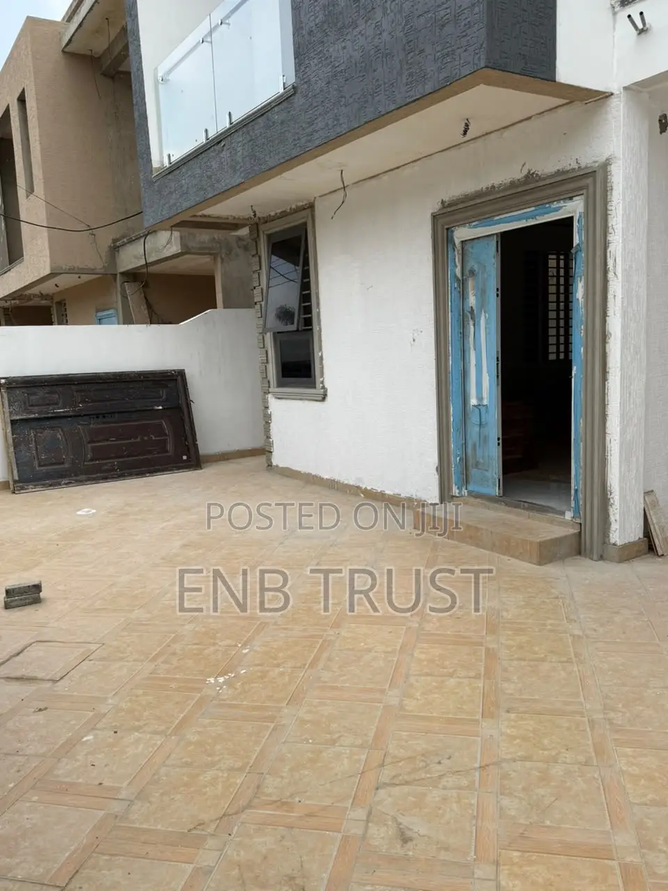 4bdrm Duplex in Sakumono for sale