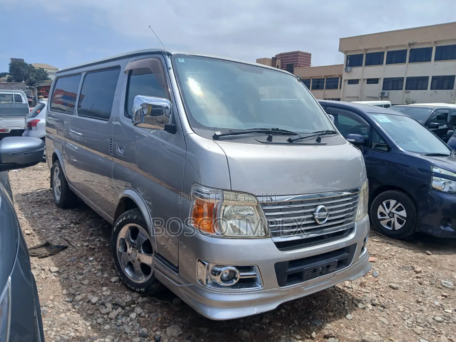 Nissan Caravan (Urvan) 2008 Silver