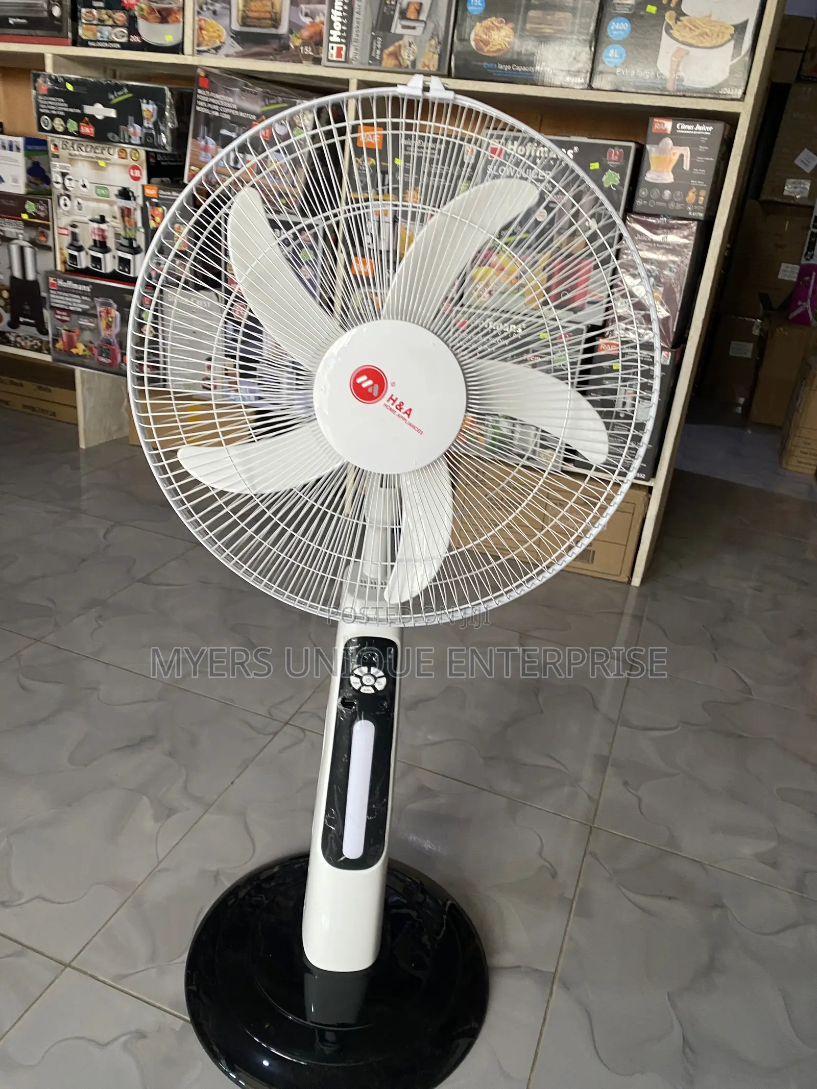 18" Big Blade Rechargeable Standing Fan With Remote Control (H A)