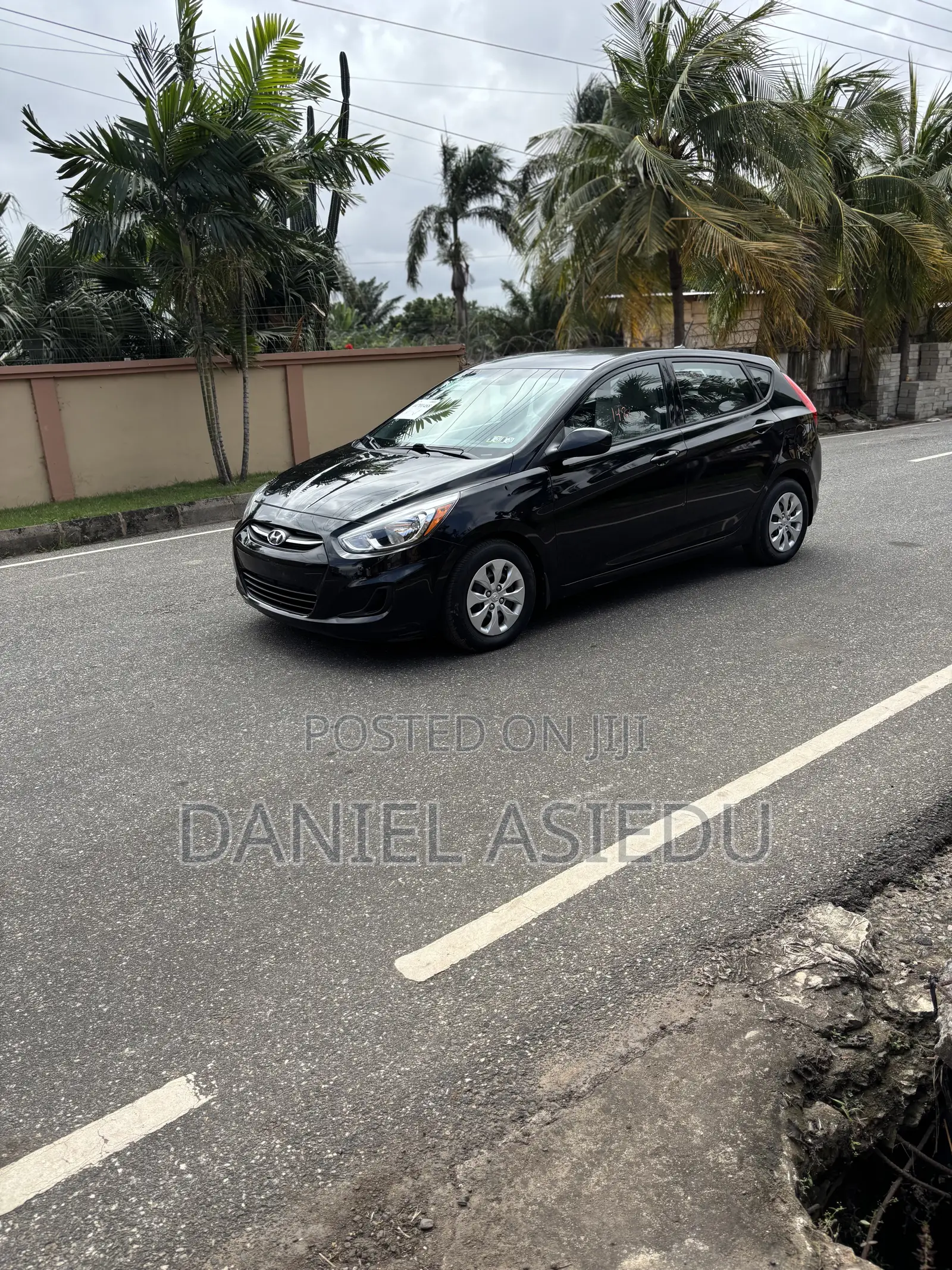 Hyundai Accent SE Hatchback 2016 Black