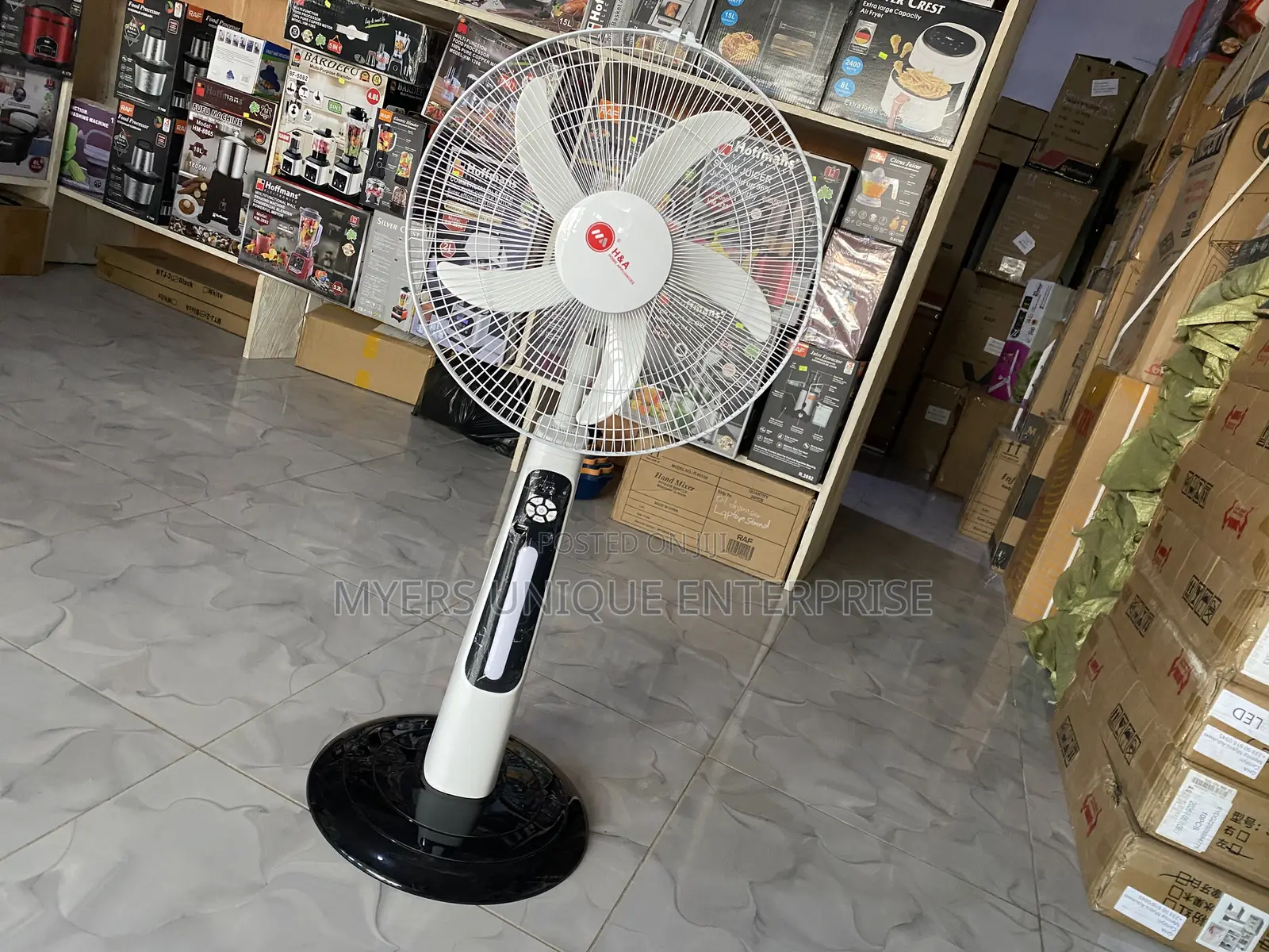 18" Rechargeable Standing Fan With Timer Function and Remote