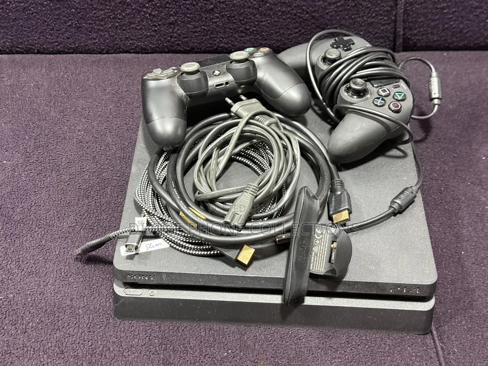 Ps4 Slim Jailbreak With Games and 2 Controllers
