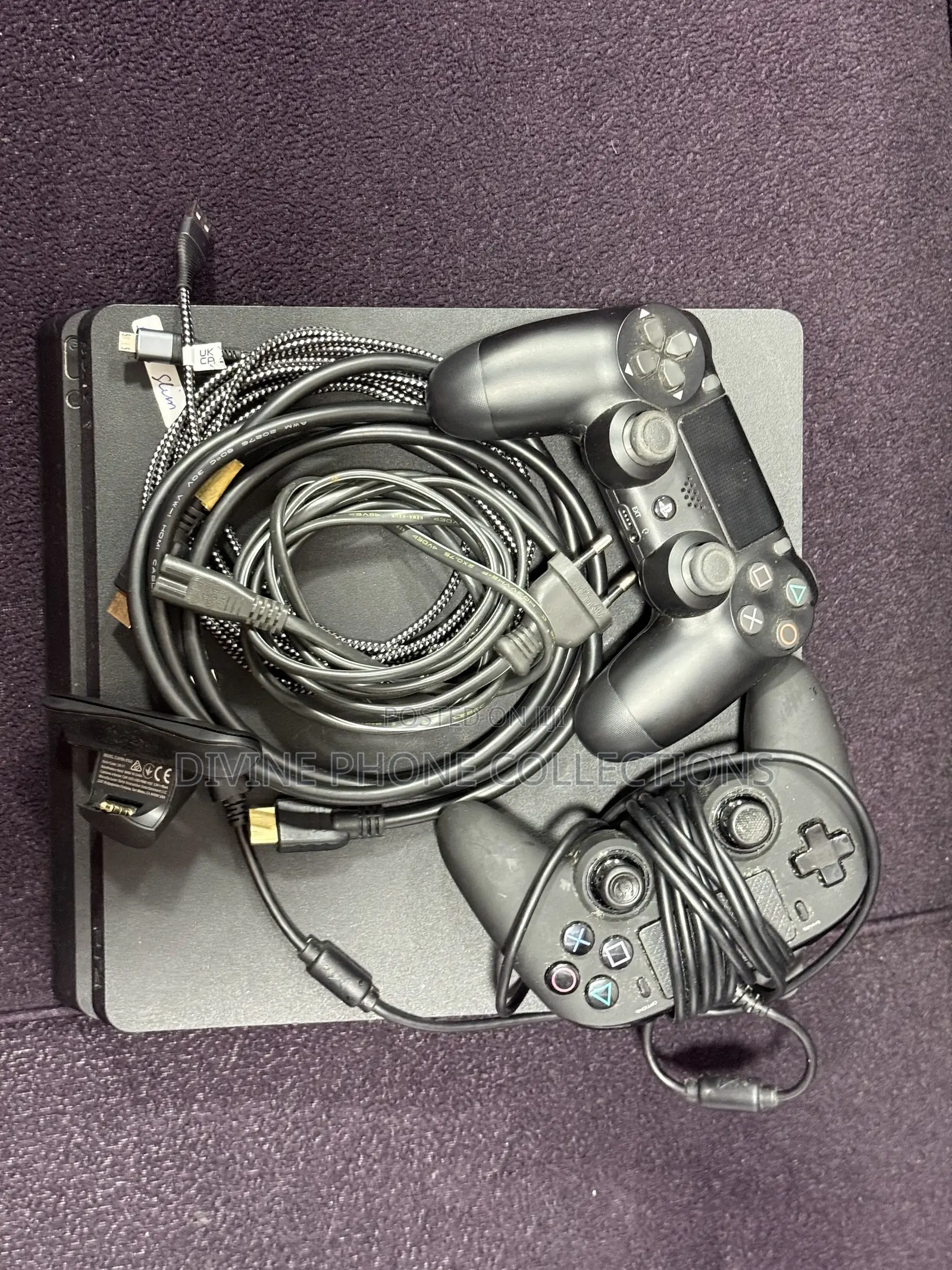 Ps4 Slim Jailbreak With Games and 2 Controllers