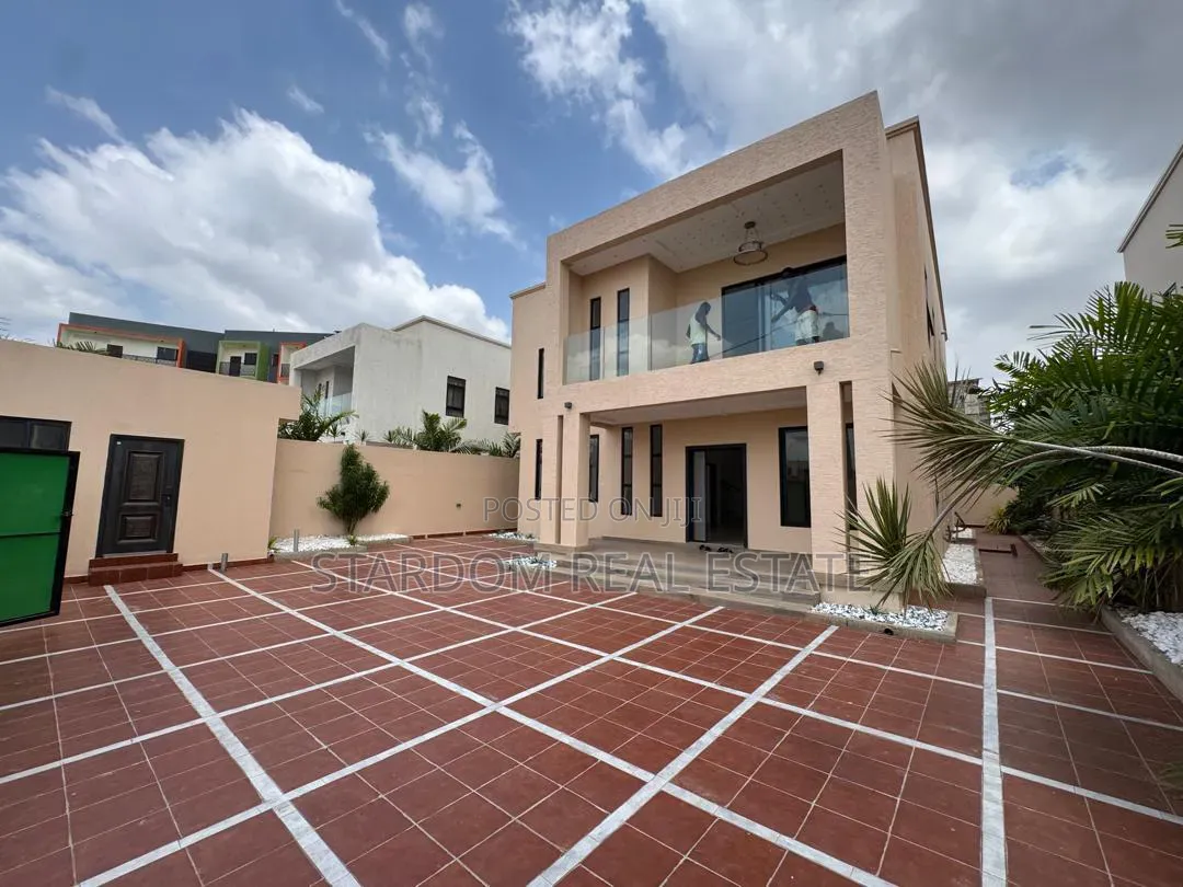 4bdrm Duplex in East Legon Hills, Boundary Road Area for sale