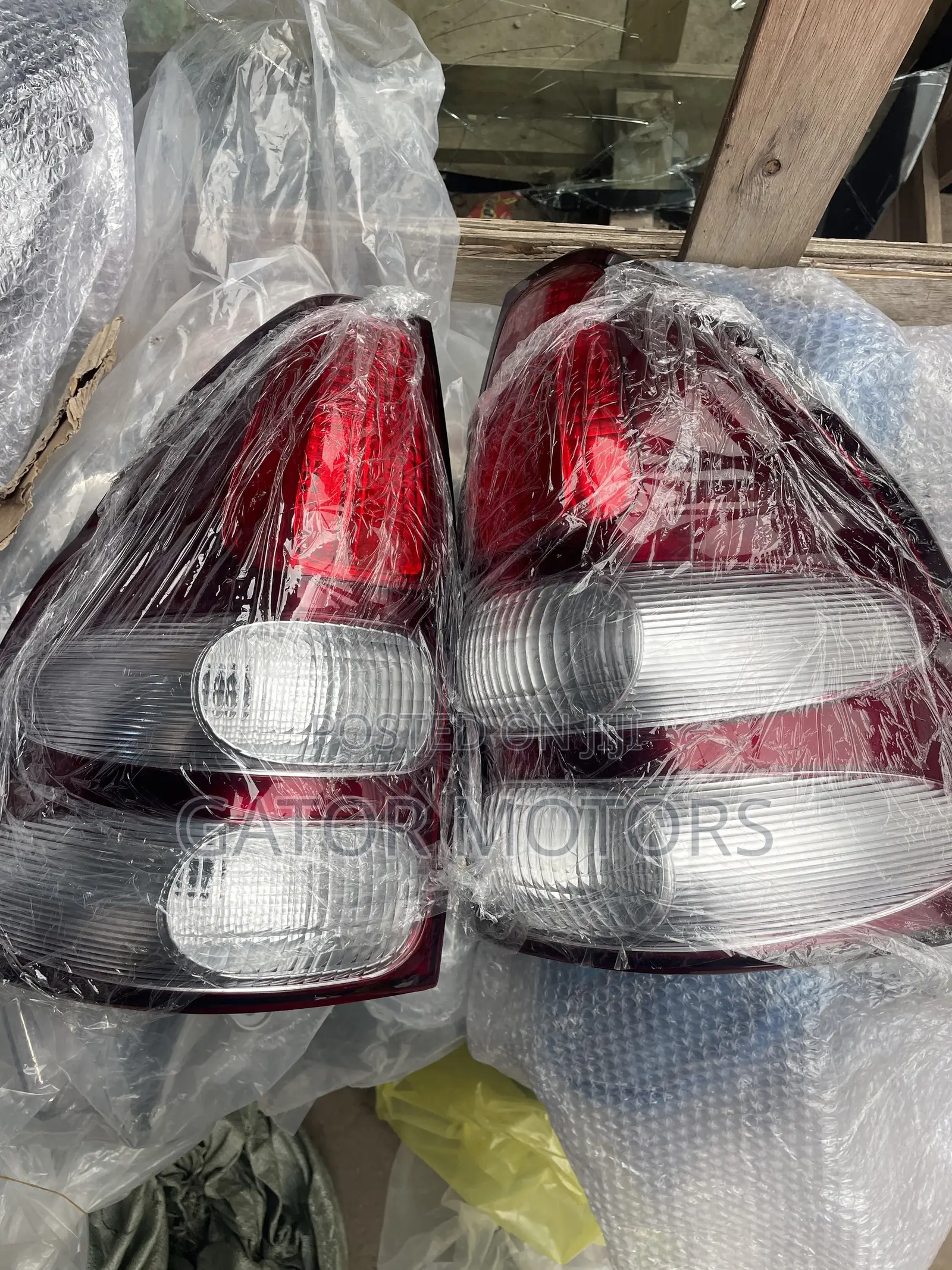 Landcruiser Prado 2003 2004 2005 2006 2007 2008 2009 Tail Light (Pair)