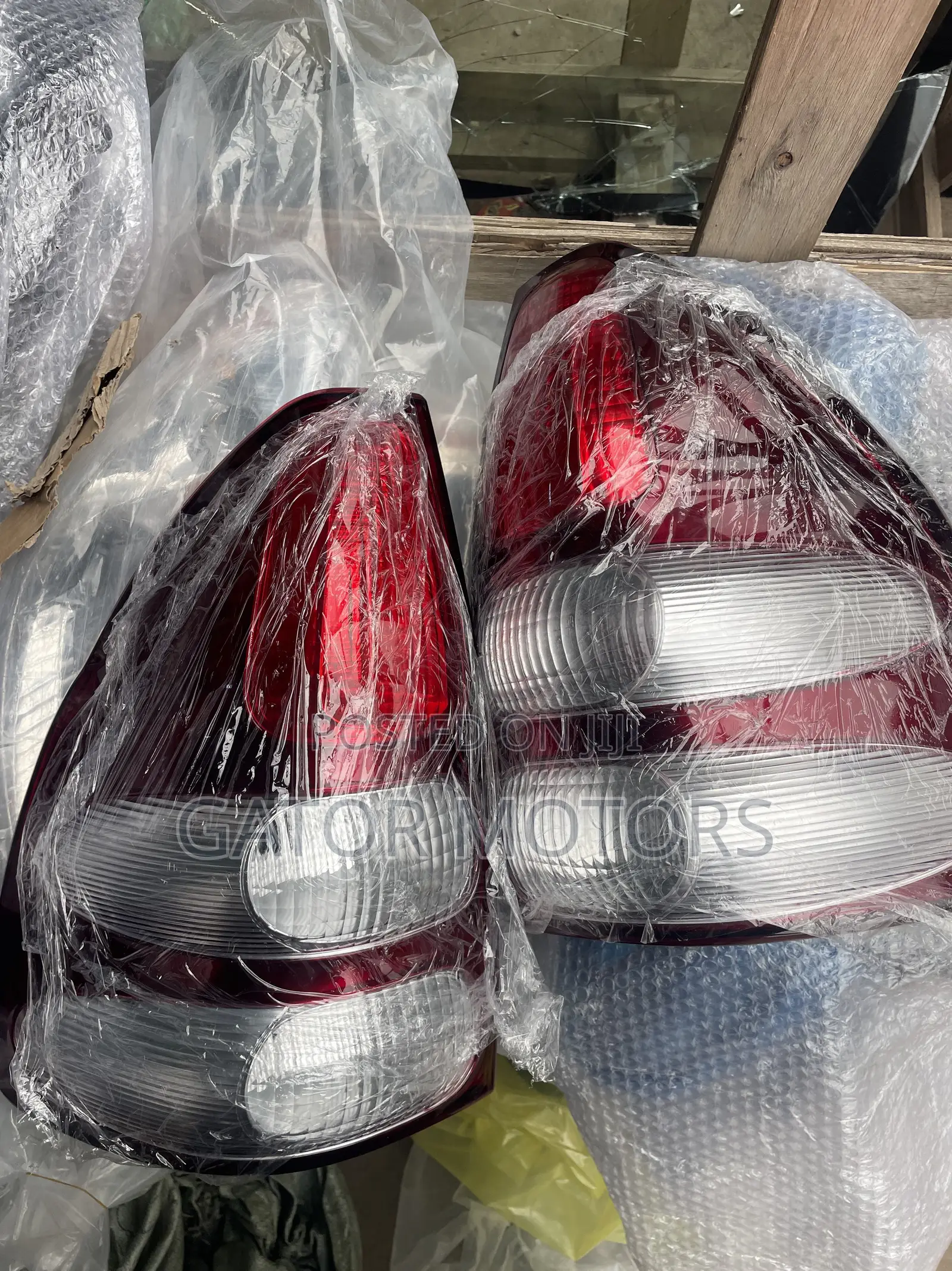 Landcruiser Prado 2003 2004 2005 2006 2007 2008 2009 Tail Light (Pair)
