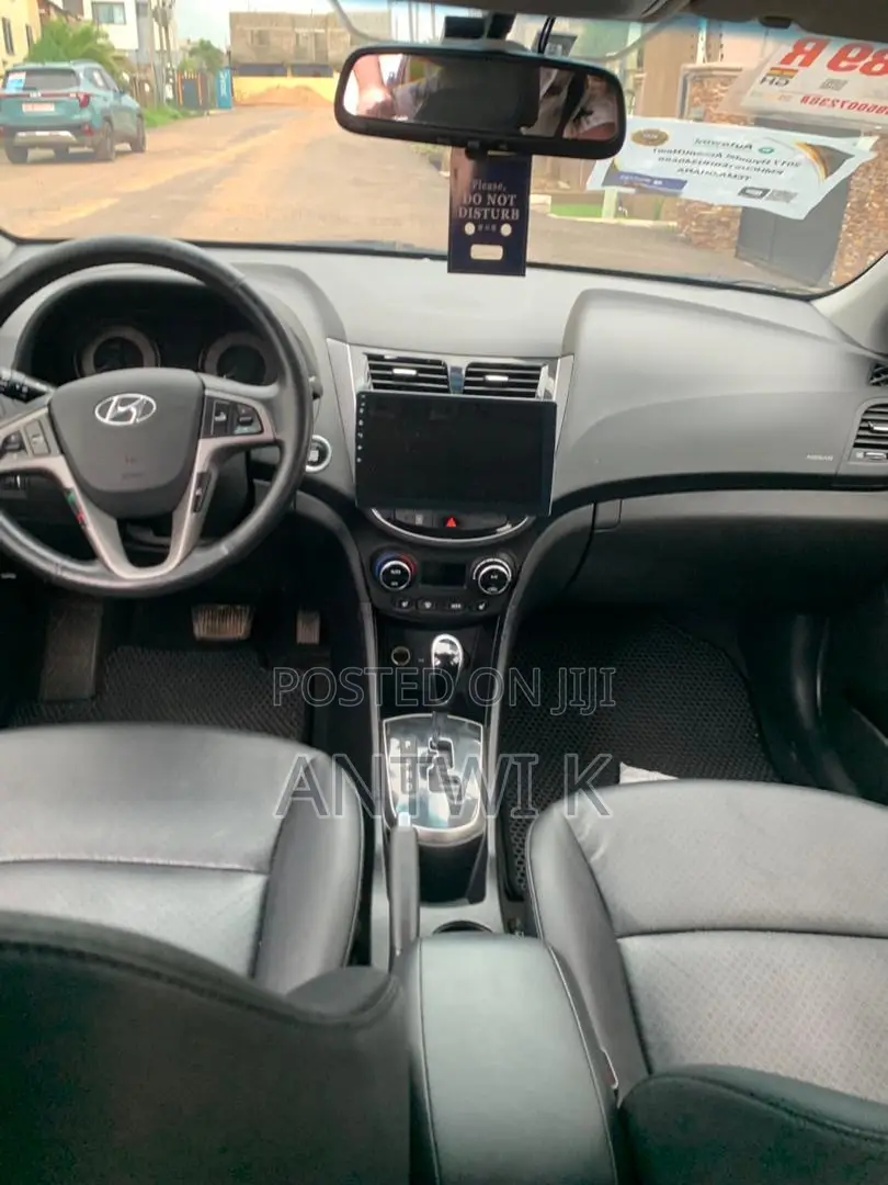Hyundai Accent 2017 Silver