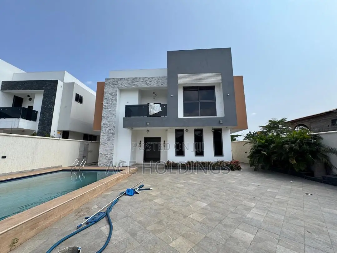 4bdrm House in West Trasacco, School Junction for sale