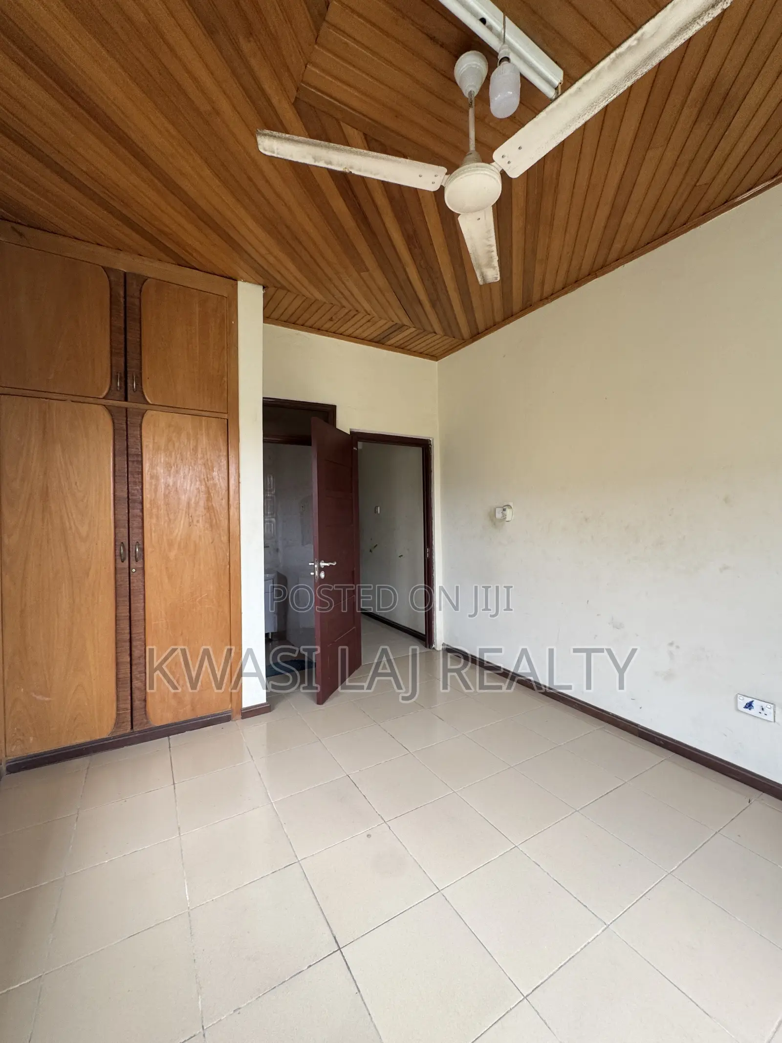 4bdrm House in Tuba Kokrobite Road, Weija for sale