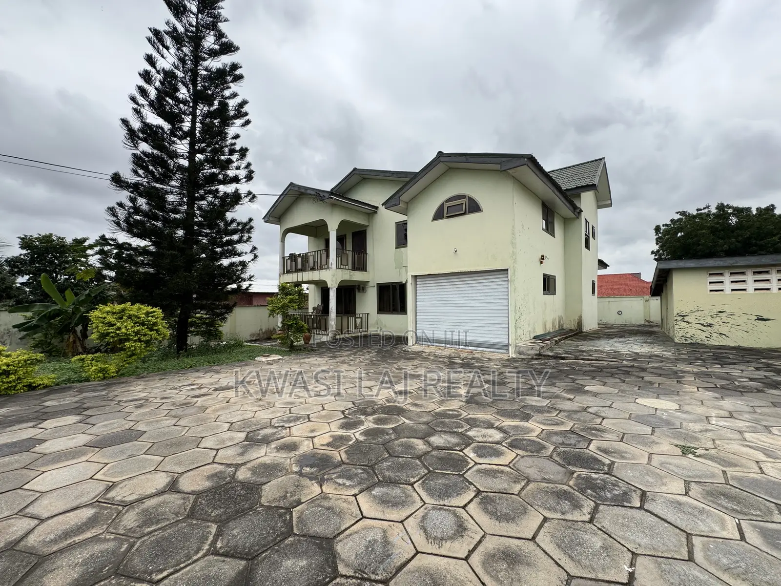 4bdrm House in Tuba Kokrobite Road, Weija for sale