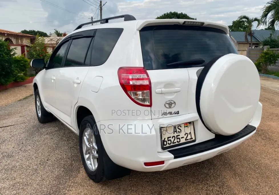 Toyota RAV4 2012 White