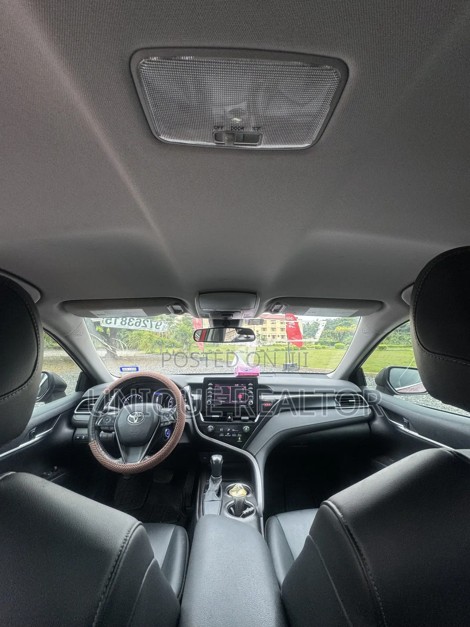 Toyota Camry SE 2021 Red