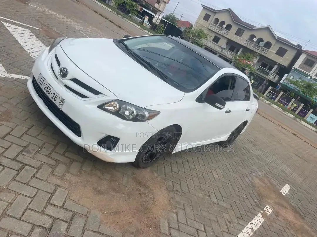 Toyota Corolla 2012 White