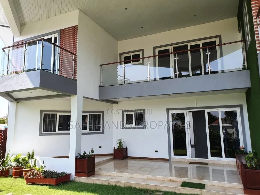 Furnished 4bdrm House in Hills, Accra Metropolitan for sale