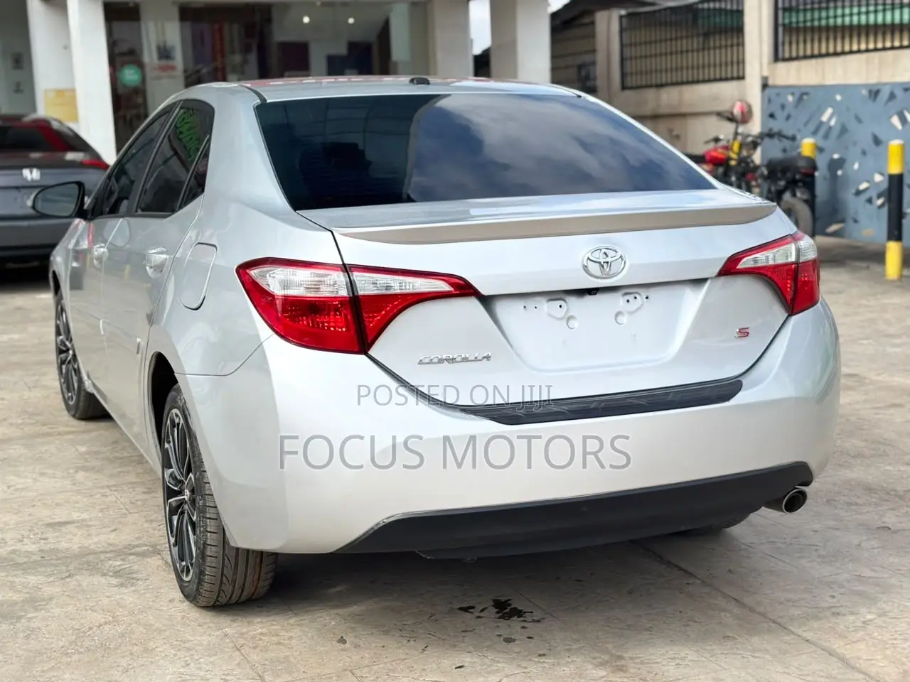 Toyota Corolla S 4dr Sedan (1.8L 4cyl CVT) 2015 Silver