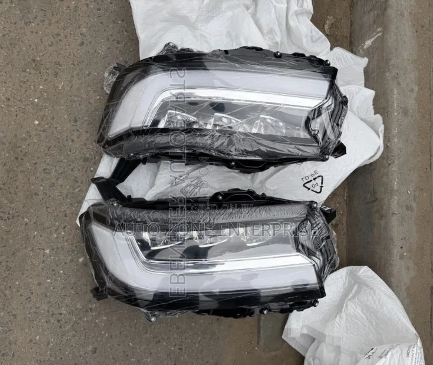 Toyota Land Cruiser LC300 2021 2022 2023 Headlights Pair