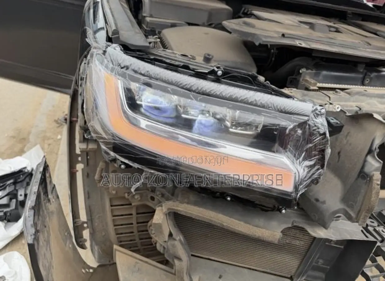 Toyota Land Cruiser LC300 2021 2022 2023 Headlights Pair