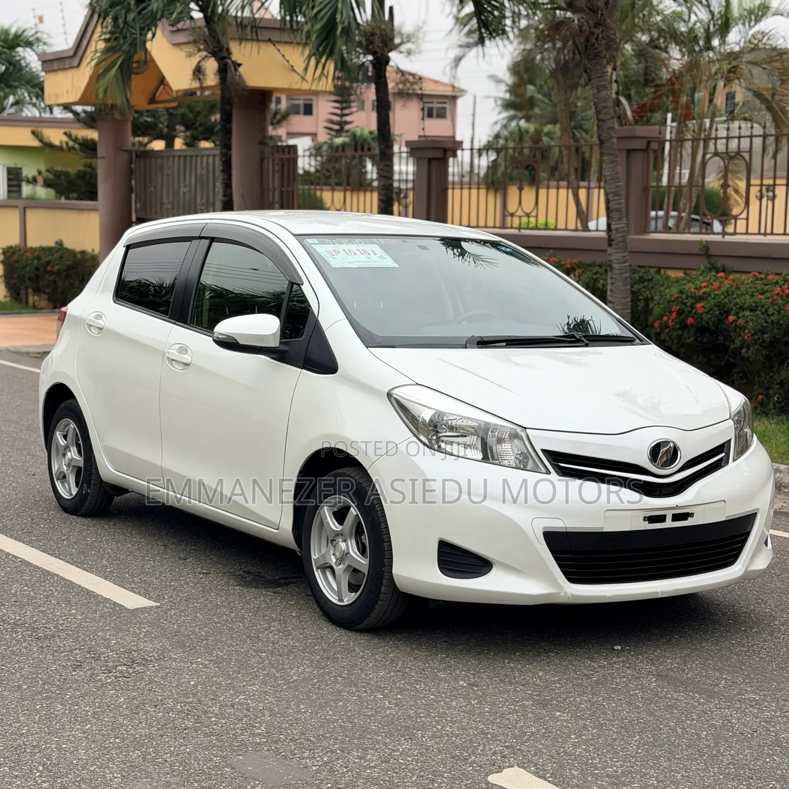 Toyota Vitz 1.3 AWD 3dr 2013 Pearl