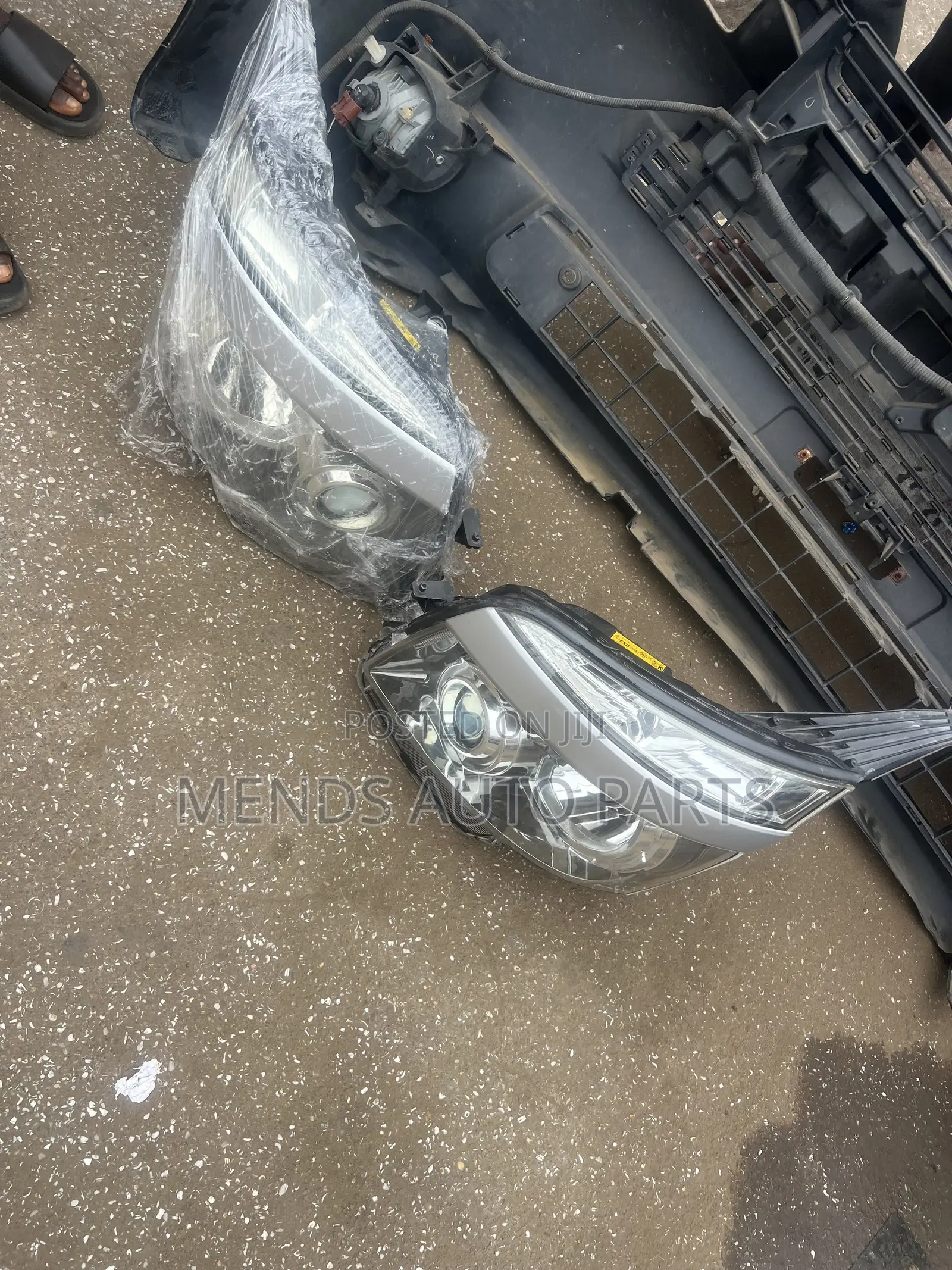 Toyota Voxy 2010 to 2012 Headlight