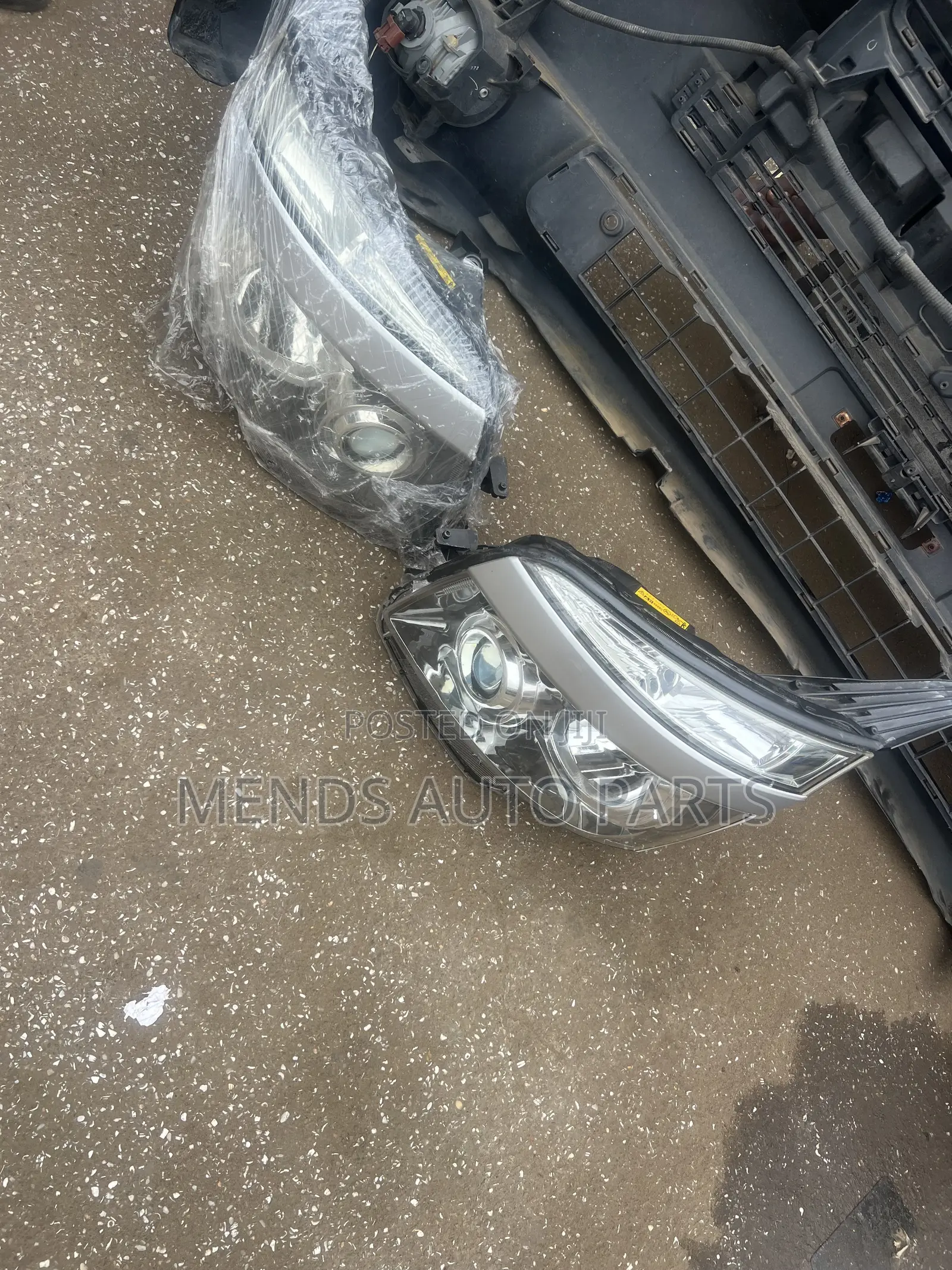 Toyota Voxy 2010 to 2012 Headlight