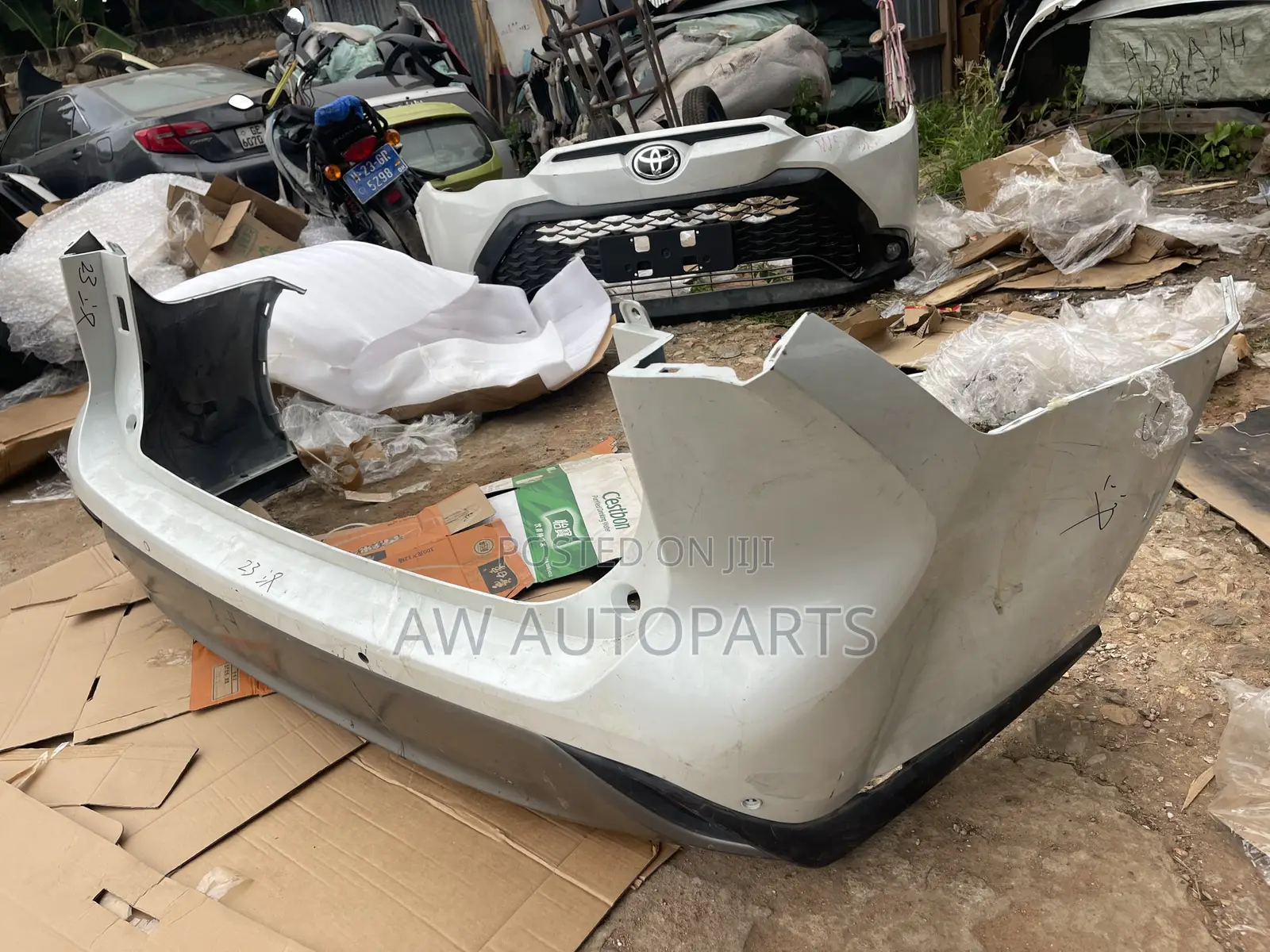 2020 Highlander Rear Bumper Complete With Sensor
