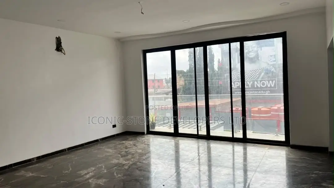 4bdrm House in Roundabout, Tantra Hills for sale