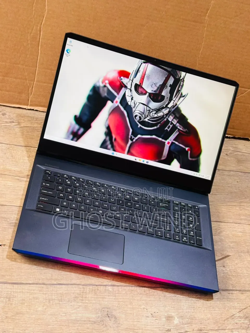 Laptop MSI Raider GE76 12UGS 32GB Intel Core i7 SSD 1T