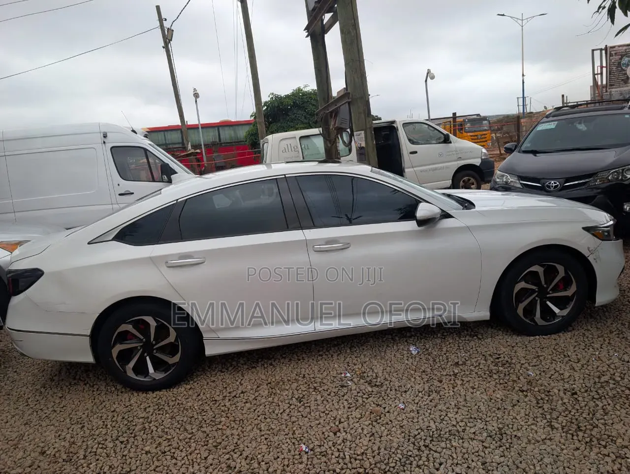 Honda Accord 2018 White