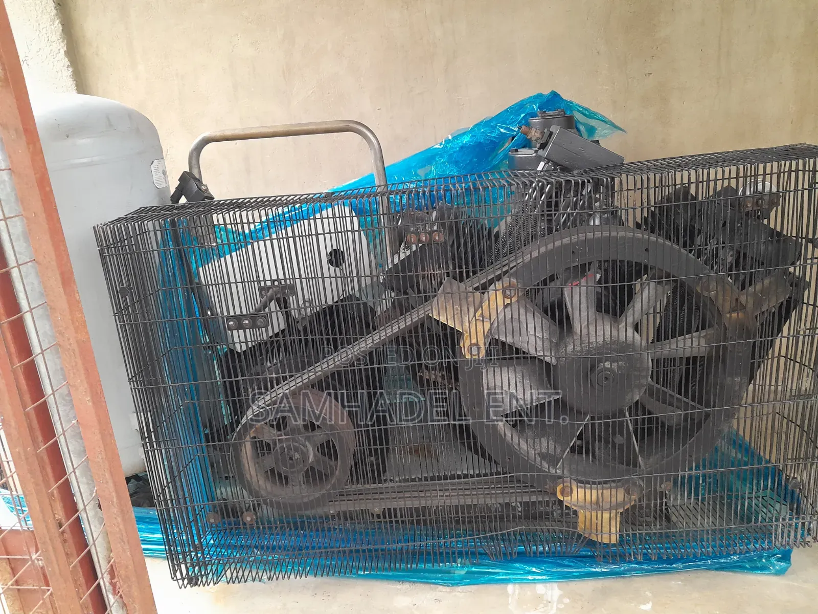 2 CAVITY P.E.T Bottle Blowing Machine Complete With Accessories