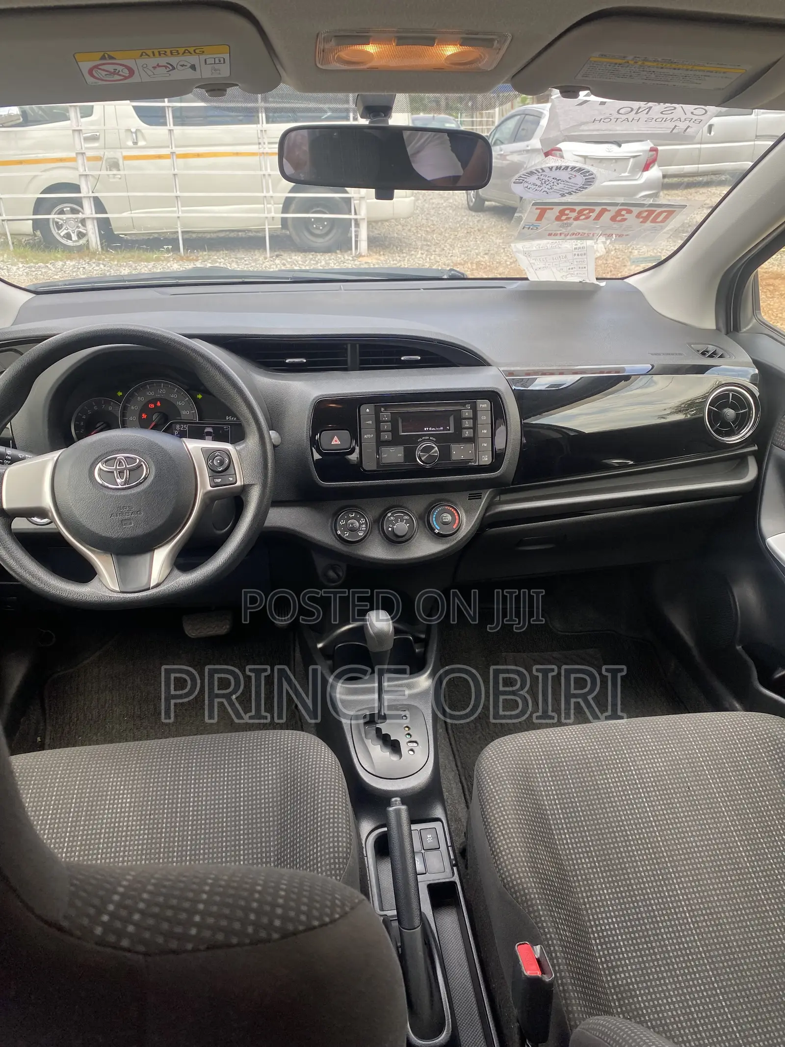 Toyota Vitz 1.3 AWD 5dr 2015 White