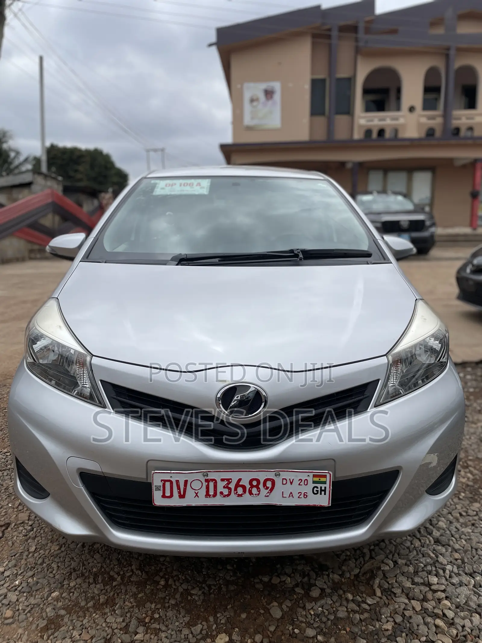 Toyota Vitz 1.3 FWD 5dr 2014 Silver