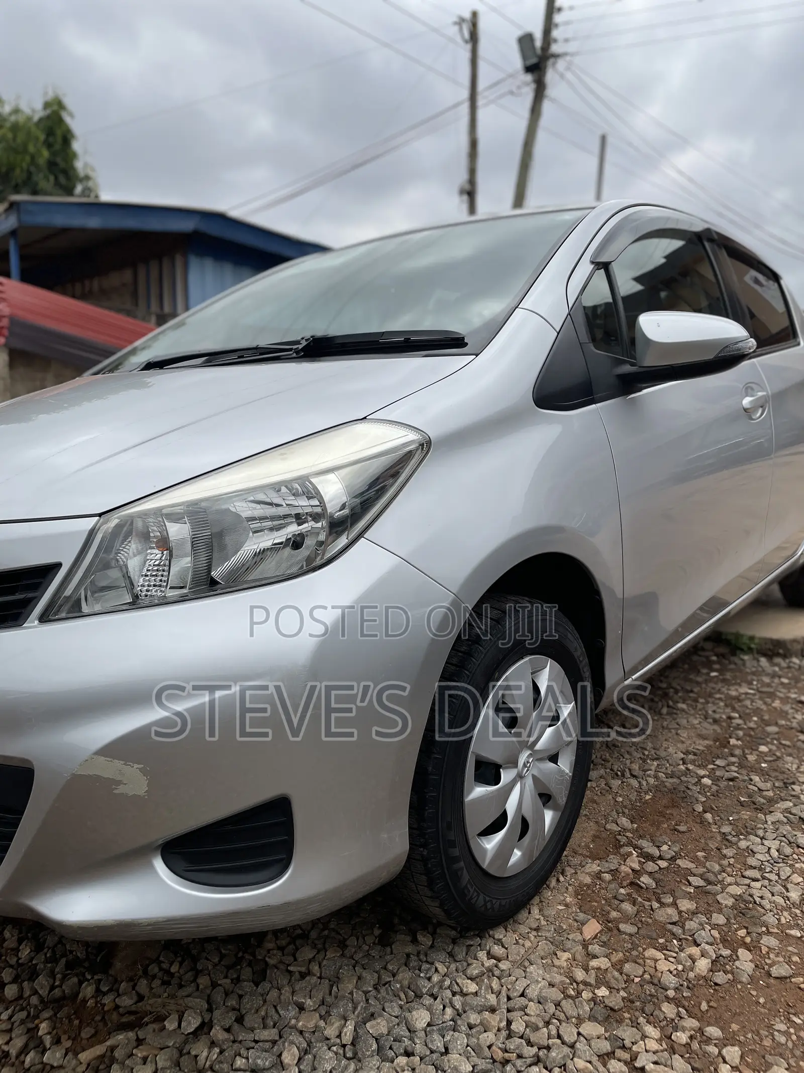 Toyota Vitz 1.3 FWD 5dr 2014 Silver