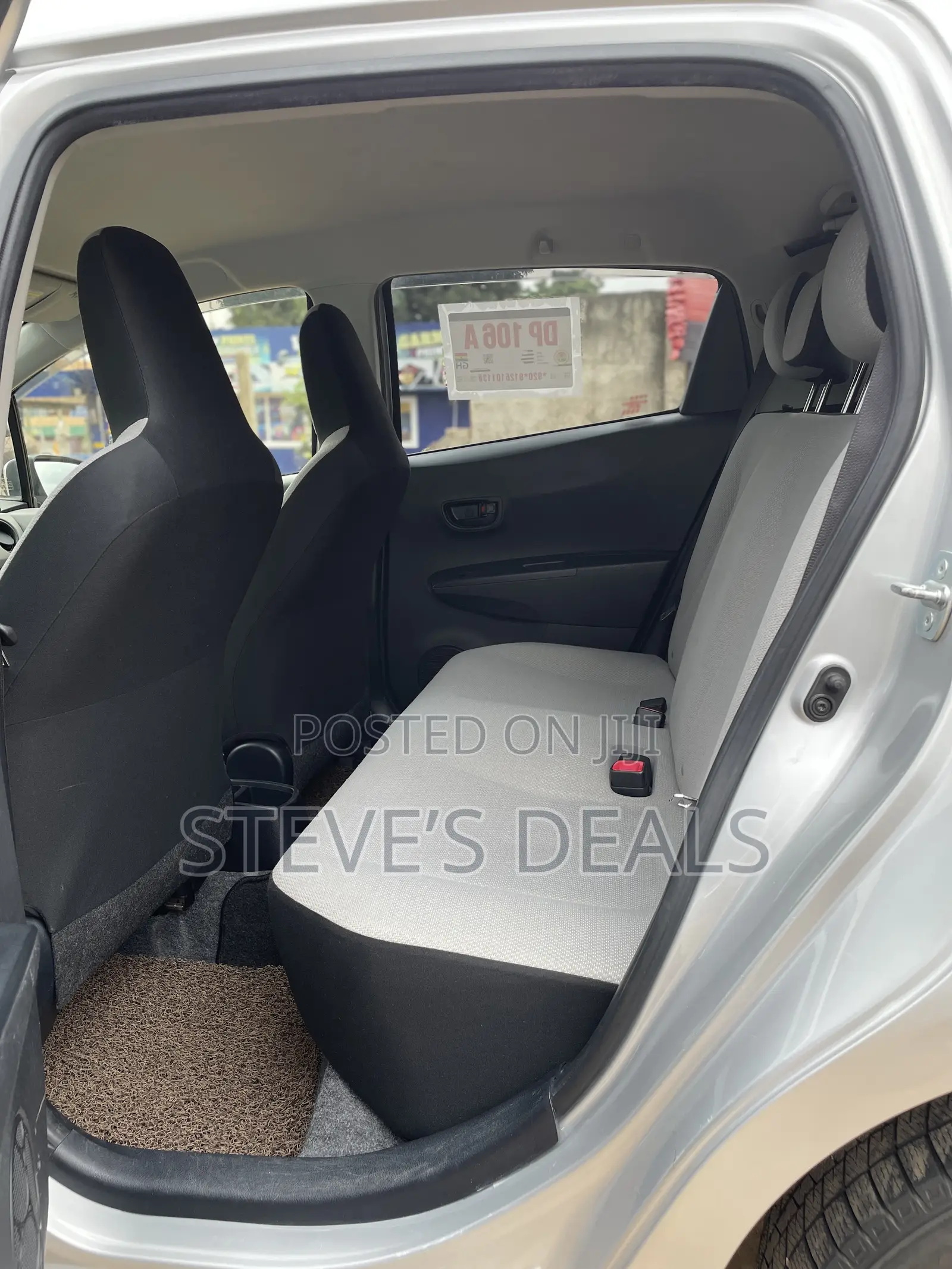 Toyota Vitz 1.3 FWD 5dr 2014 Silver