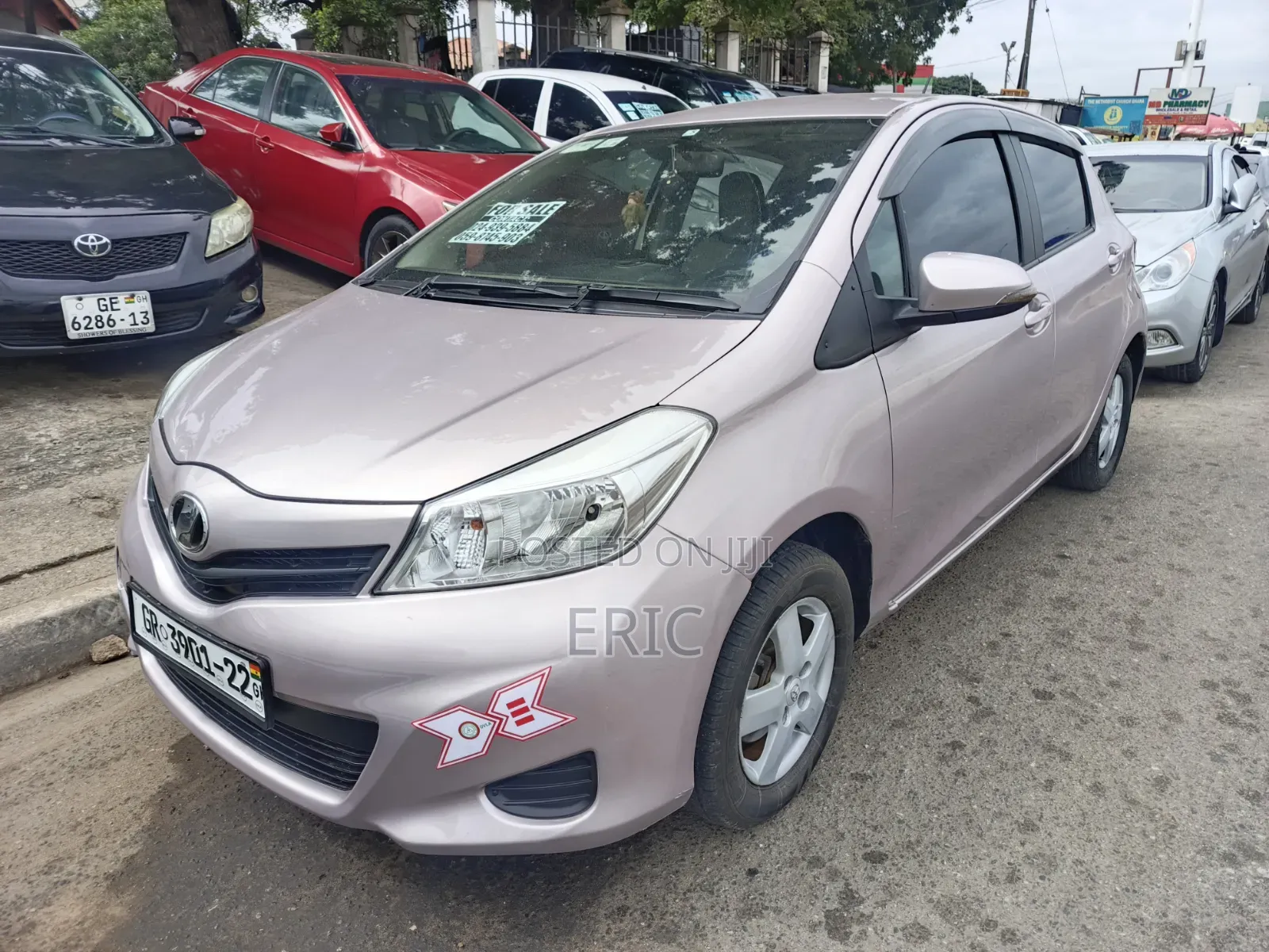 Toyota Vitz 2012 White