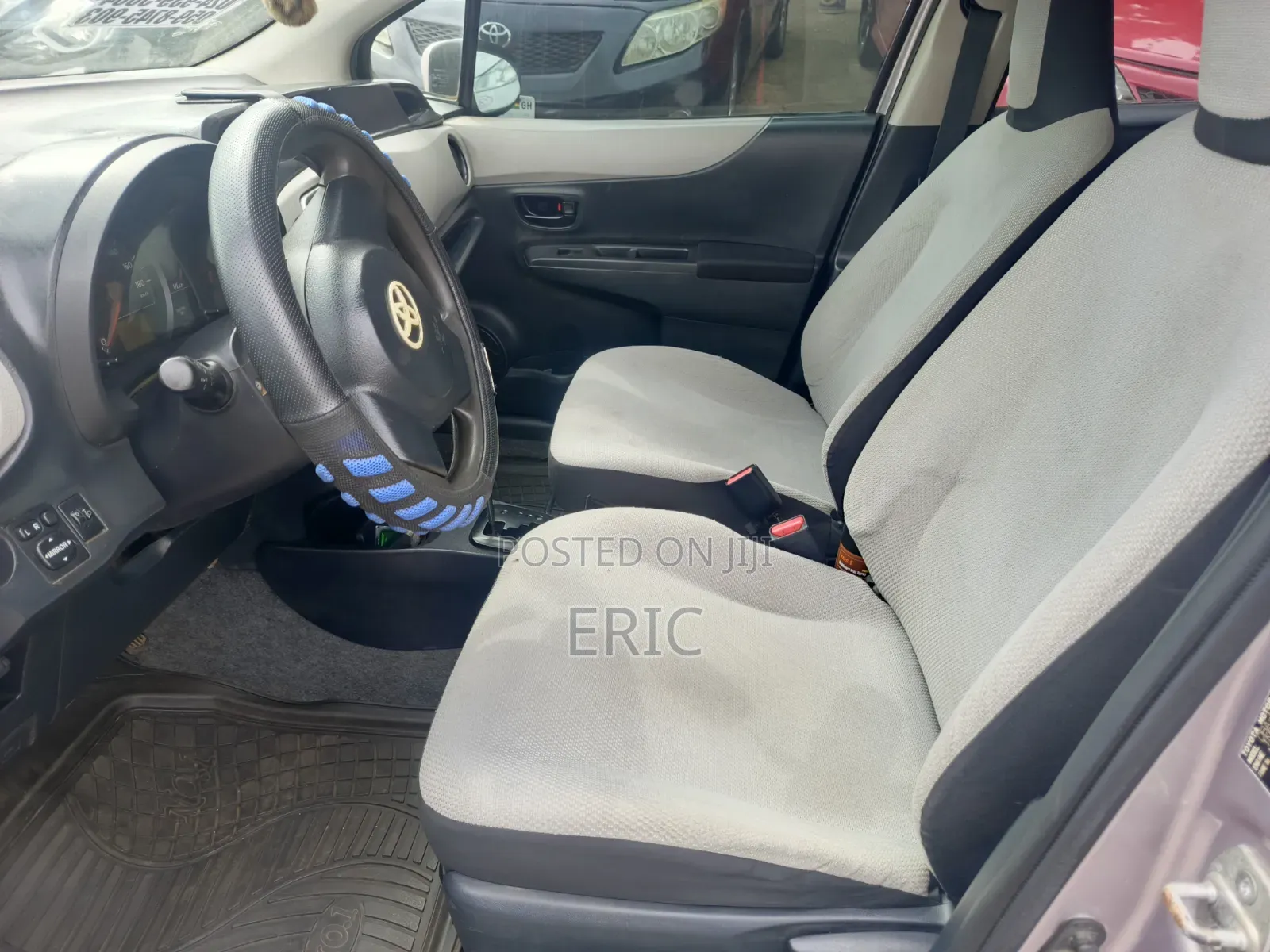 Toyota Vitz 2012 White